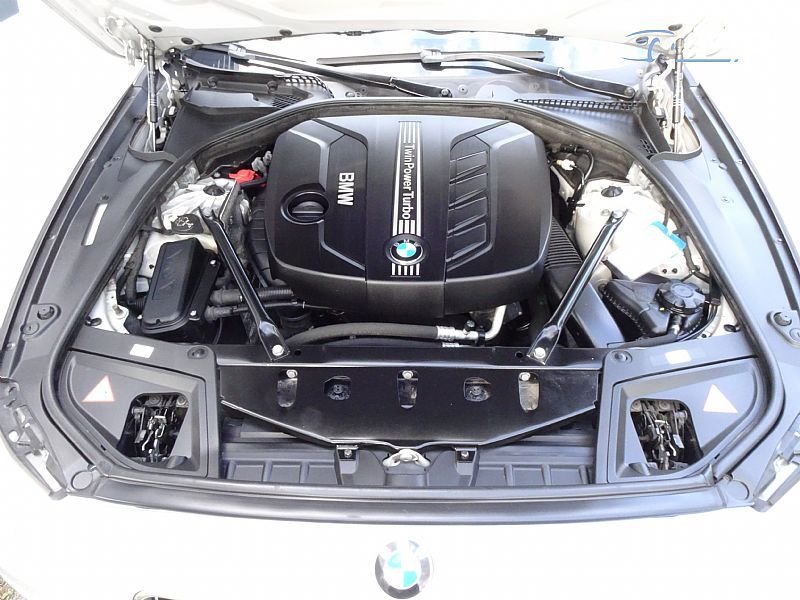 BMW serija 5 Touring - thumbnail 12