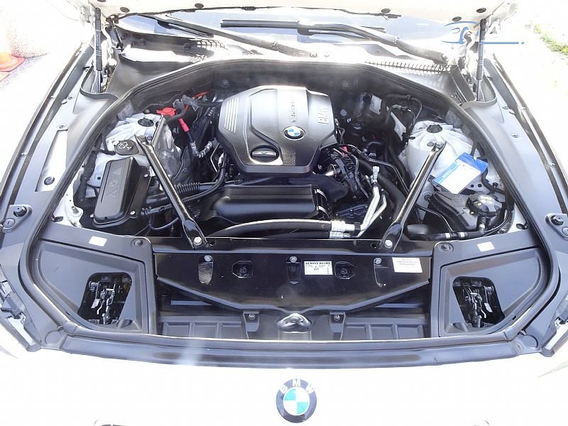 BMW serija 5 Touring - thumbnail 12