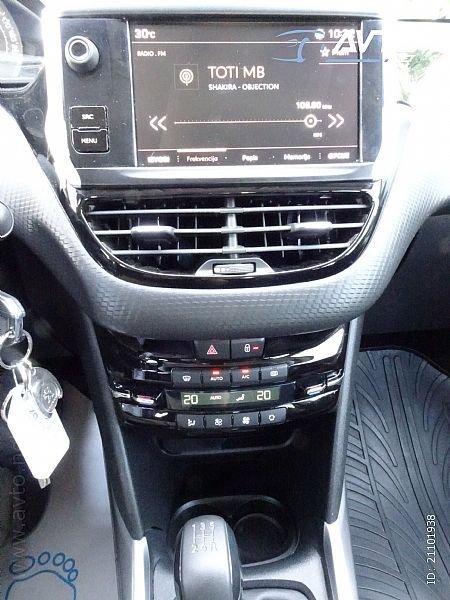 Peugeot 2008 - thumbnail 9