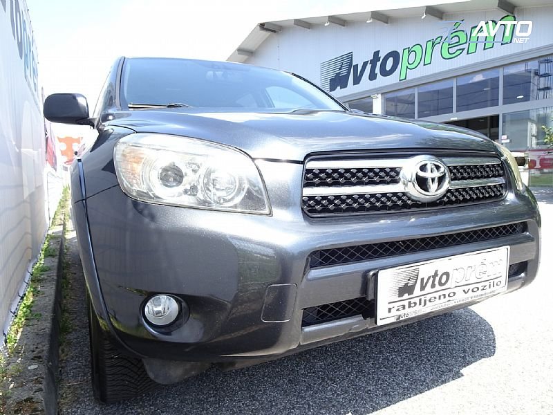 Toyota RAV4 - thumbnail 2