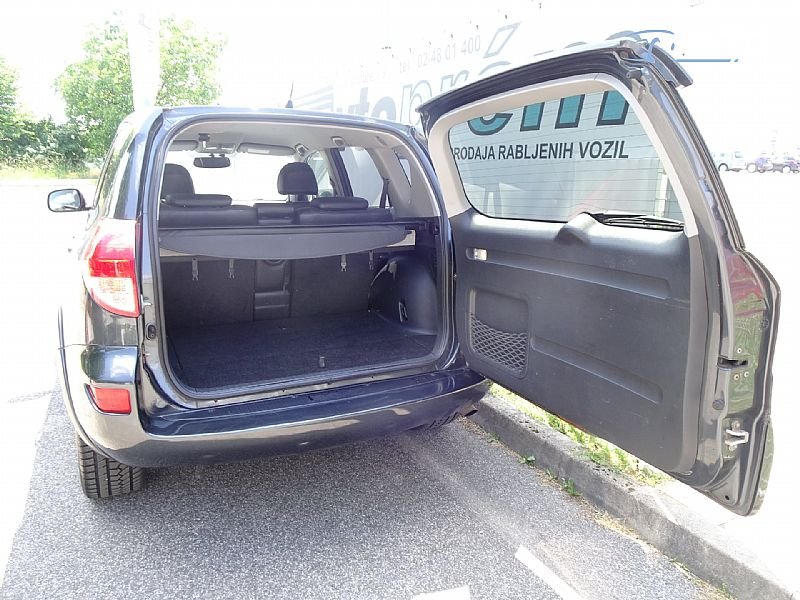 Toyota RAV4 - thumbnail 5
