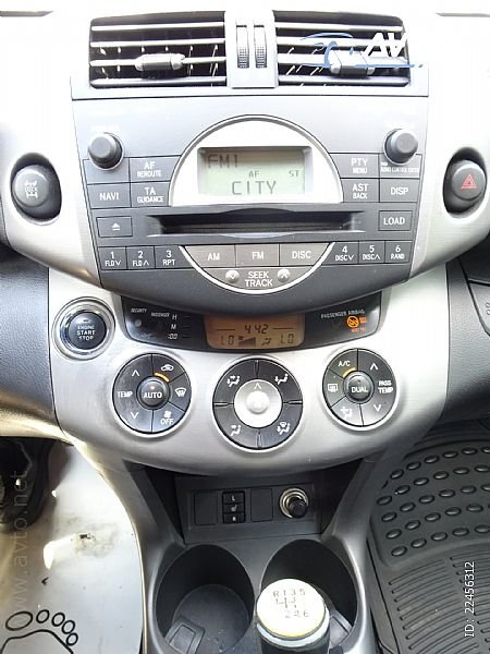 Toyota RAV4 - thumbnail 9