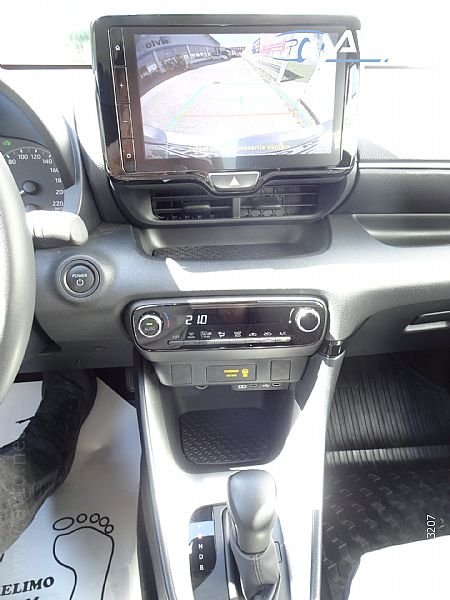 Toyota Yaris Hybrid - thumbnail 9