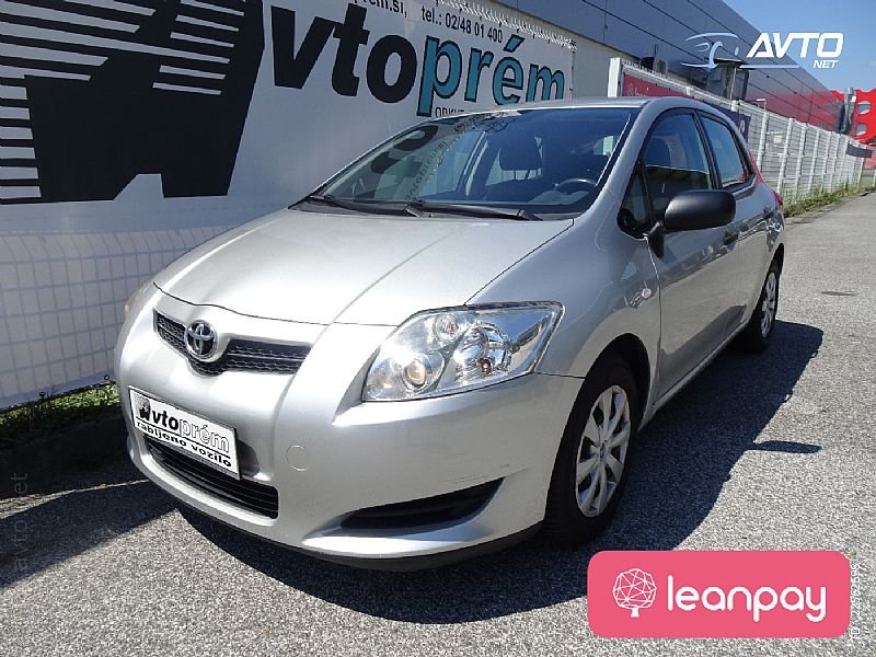 Toyota Auris - fotografija 1