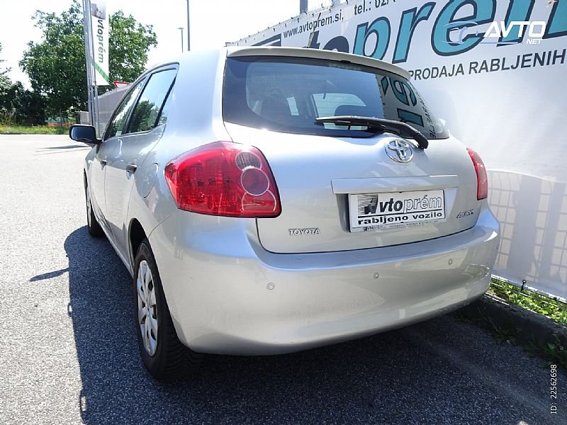 Toyota Auris - thumbnail 4