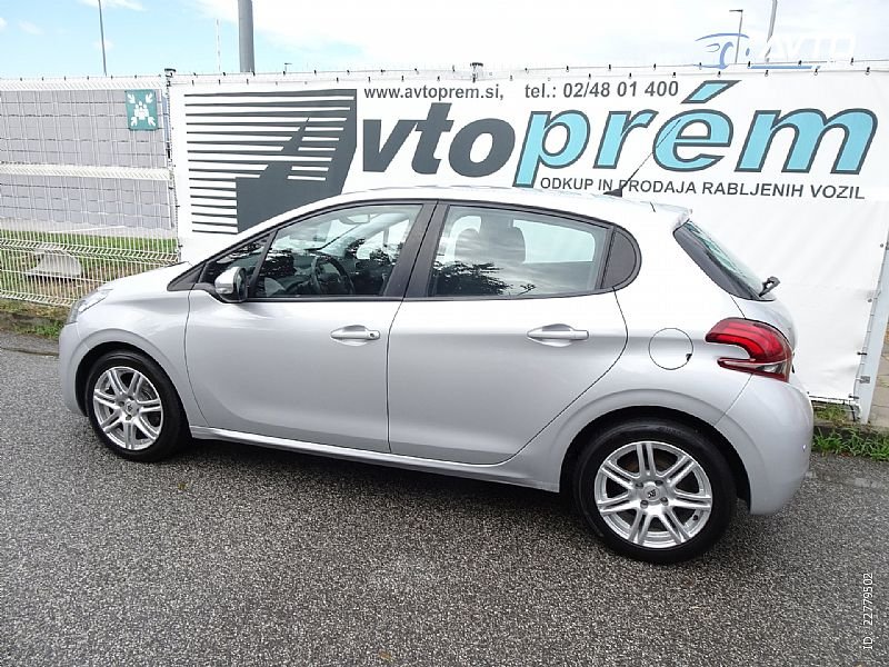 Peugeot 208 - thumbnail 3