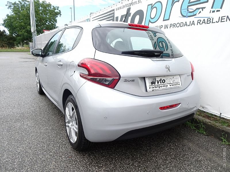 Peugeot 208 - thumbnail 4
