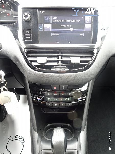 Peugeot 208 - thumbnail 7