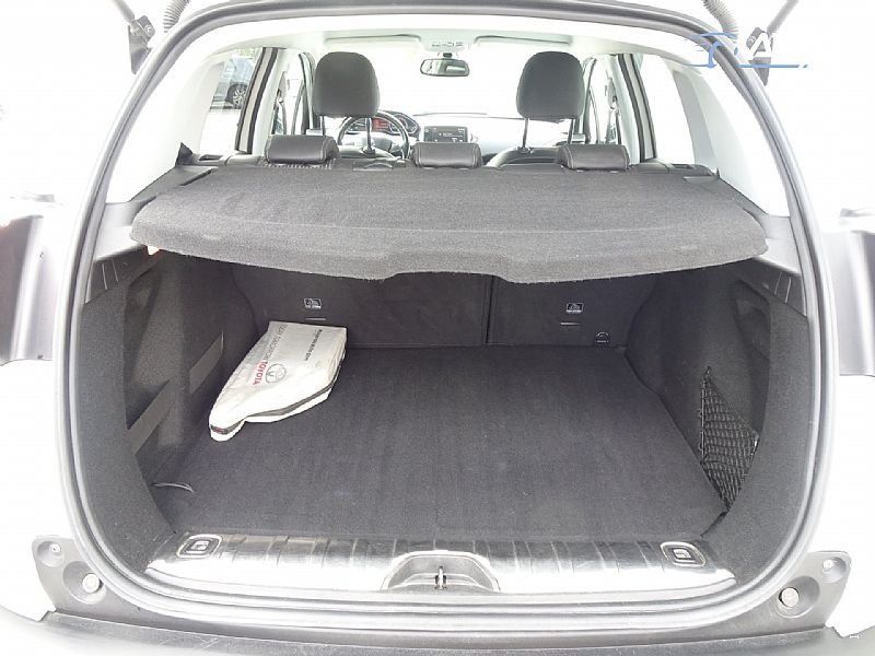 Peugeot 2008 - thumbnail 5