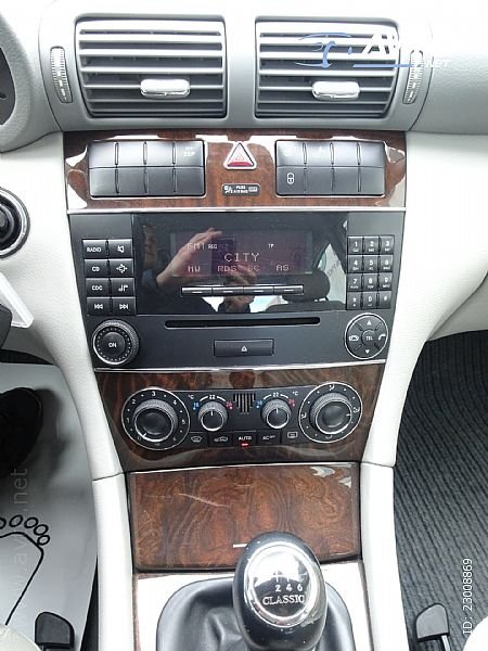 Mercedes-Benz C-Razred C 200 - thumbnail 9