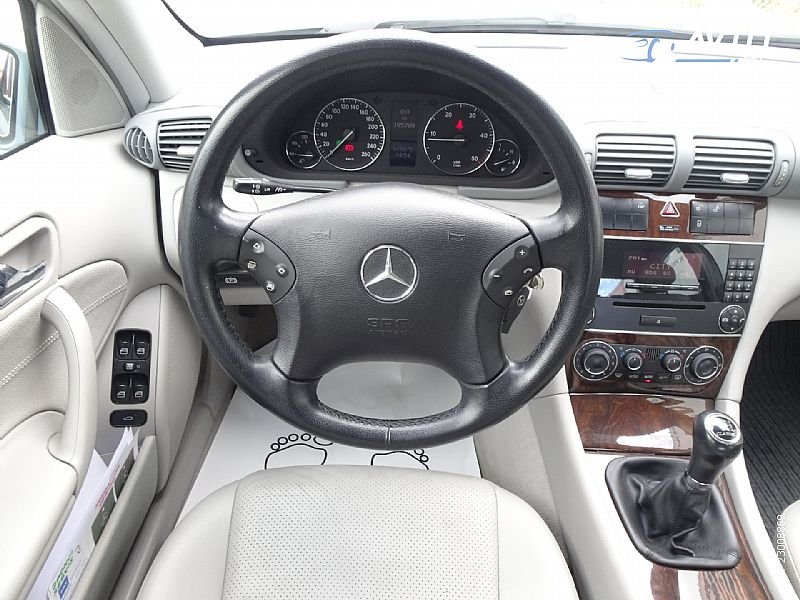 Mercedes-Benz C-Razred C 200 - thumbnail 8